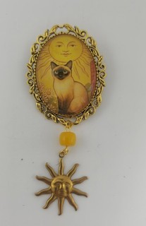 Handcrafted Artisan siamese cat Glass Cameo Brooch