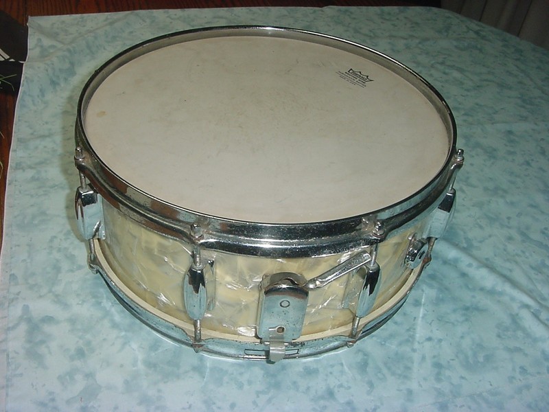 VINTAGE 50's / 60's MOTS PEARLOID SNARE DRUM / 14" X 6 1/2" / VERY COOL