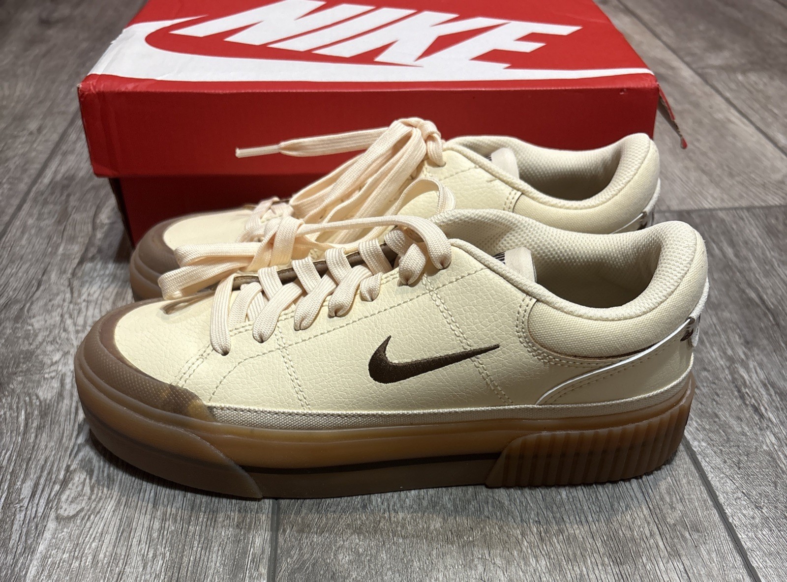Nike Court Legacy Lift Platform Sneakers Womens 7 Off White Cacao Gum FV5526-104 thumbnail 4