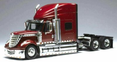 2010 INTERNATIONAL LONESTAR, IXO Modell 1:43 mit Vitrine