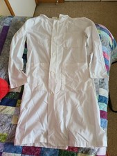  PRE-OWNED All Heart Medium Length White Lab Coat with 3 Pockets SIZE SMALL 