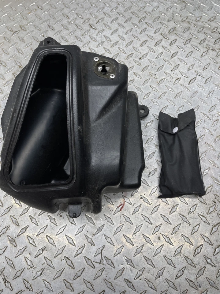 02 2002 YAMAHA V STAR 650 ИНСТРУМЕНТ НАБОР ОТСЕК ДЛЯ ХРАНЕНИЯ КОРОБКА С ИНСТРУМЕНТАМИ - Изображение 2 из 4