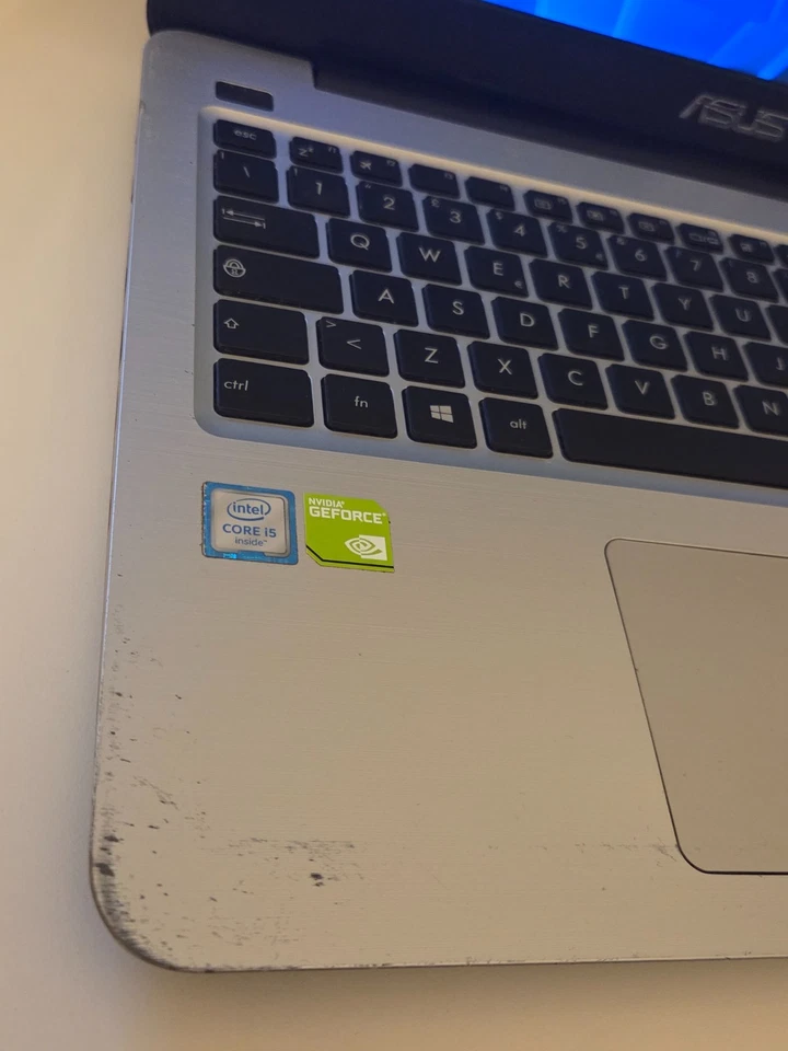 Asus F556U i5 8GB SSD 240GB Windows 11 - Immagine 4 di 4