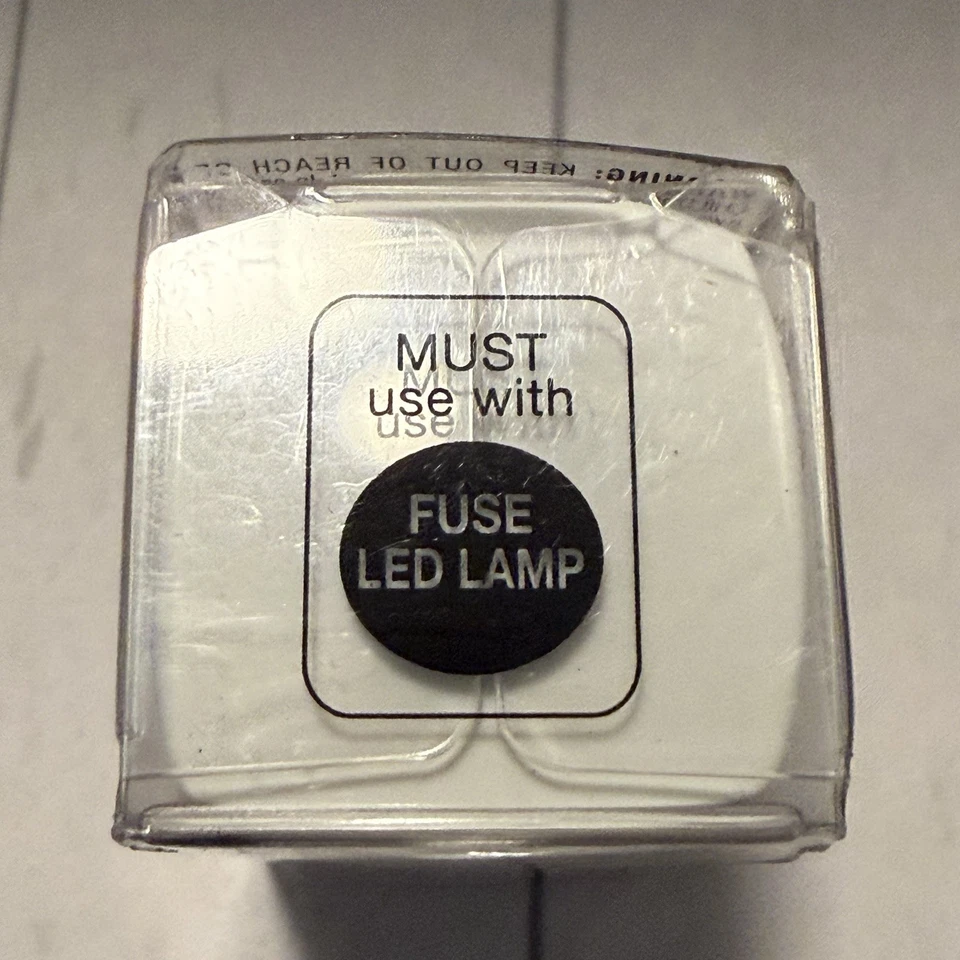 Esmalte de uñas Sensationail Fuse Gelnamel 71914 e-motion gel púrpura LED requerido Foto 3 de 3