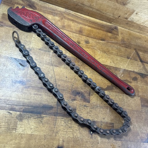 Reed CW-18 33 Inch Chain Pipe Fittings Wrench 18 Inch Handle Made In USA Vintage