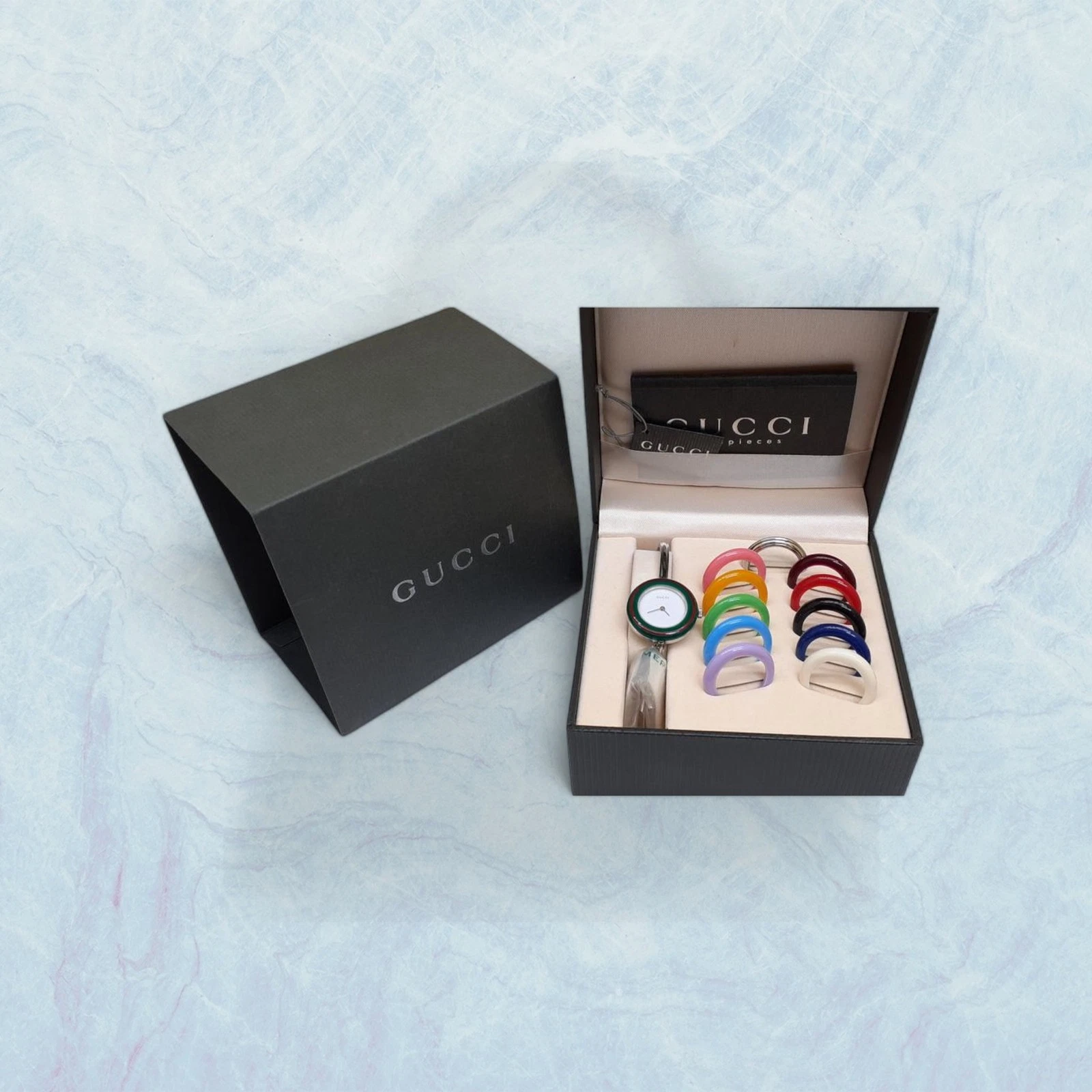 Montre Bracelet GUCCI 11/12,2L Lunette Interchangeable Authentique Fonctionne Femme 8279