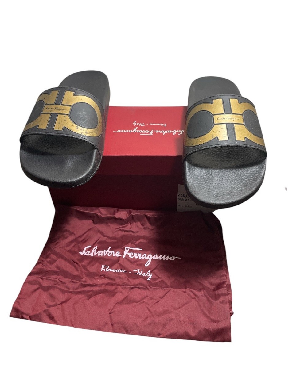 SALVATORE FERRAGAMO Gancini Slide Sandal, Black/Gold Size