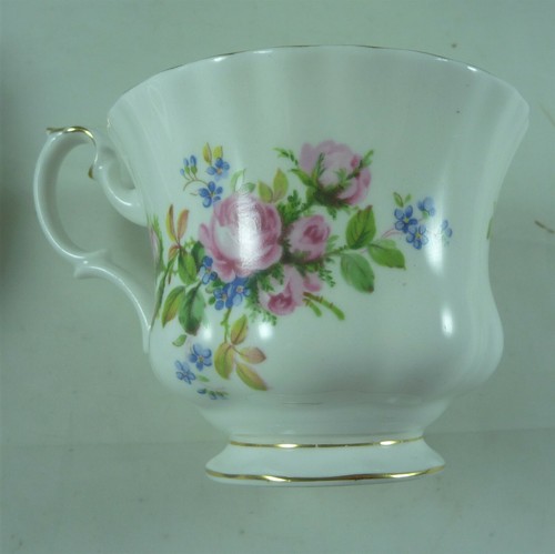 VINTAGE ESTATE  ROYAL ALBERT TEA CUP SAUCER & PLATE TRIO MOSS ROSE ST #16158 - Picture 5 of 8