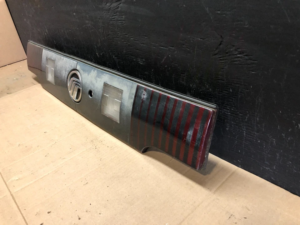 Luz trasera central tapa maletero Mercury Grand Marquis 1992 1993 1994 D9207 OEM DG1 Foto 2 de 4