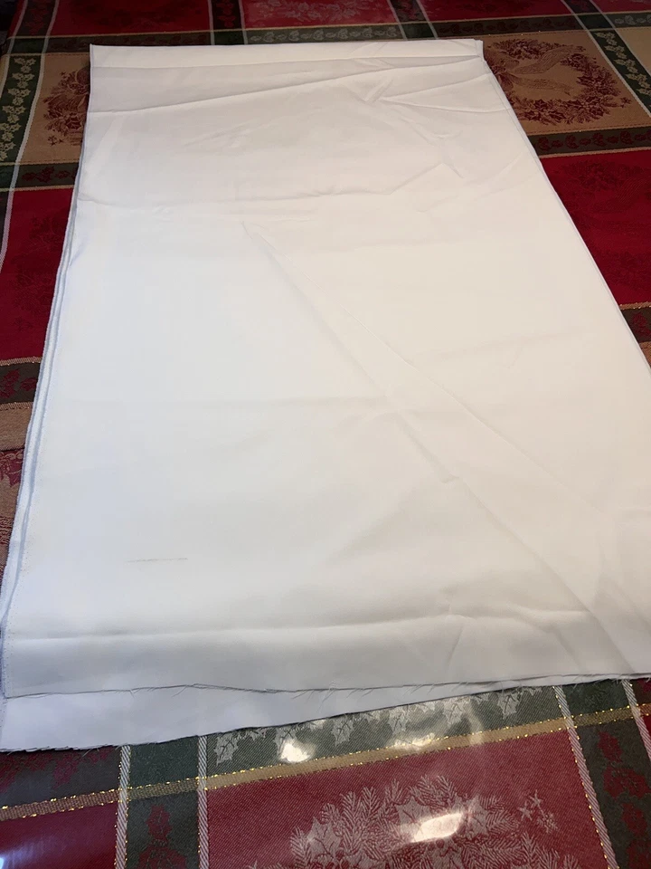 10.6ydLx45"W off white sheer synthetic lining fabric. Excellent, ready-to-use - Image 3 of 4
