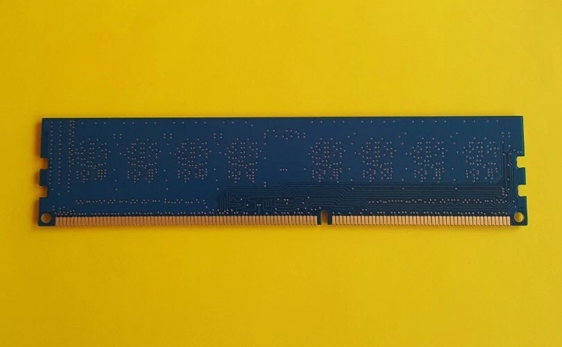 SK Hynix 4GB 1Rx8 PC3L 12800U-11-13-A1 Desktop RAM HMT451U6BFR8A-PB NO AA - Image 3 of 3