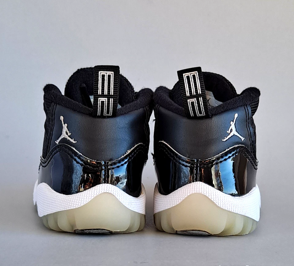 Jordan 11 Retro "JUBILEE" Bebé Niño Zapatos Talla 5c 25 Aniversario Negro Plata Foto 3 de 4