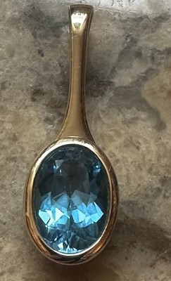 Anhänger Gg 375, Swiss Blue Topas 12x 7,8 mm, Anh. 32,5x10,5 mm, 4,1 Gramm