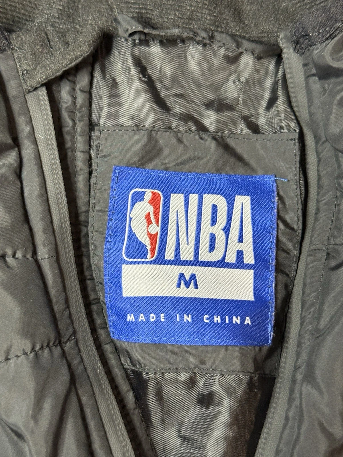 Mens NBA Lightweight Packable Puffer Zip Front Hooded Jacket Size M - product detail image 6