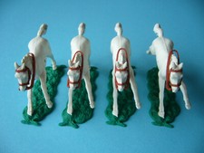 Timpo 4 Pferde weiß white für Soldaten Ritter Römer Cowboys Mexikaner Indianer -