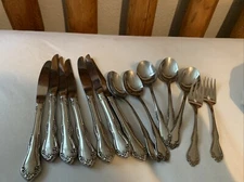 WM A ROGERS DELUXE MANSFIELD AMADEUS 15 PIECES ONEIDA LTD. STAINLESS FLATWARE a7