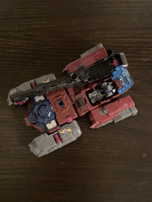 Transformers Generations 2017 Titans Return Deluxe Class Quake Chasm