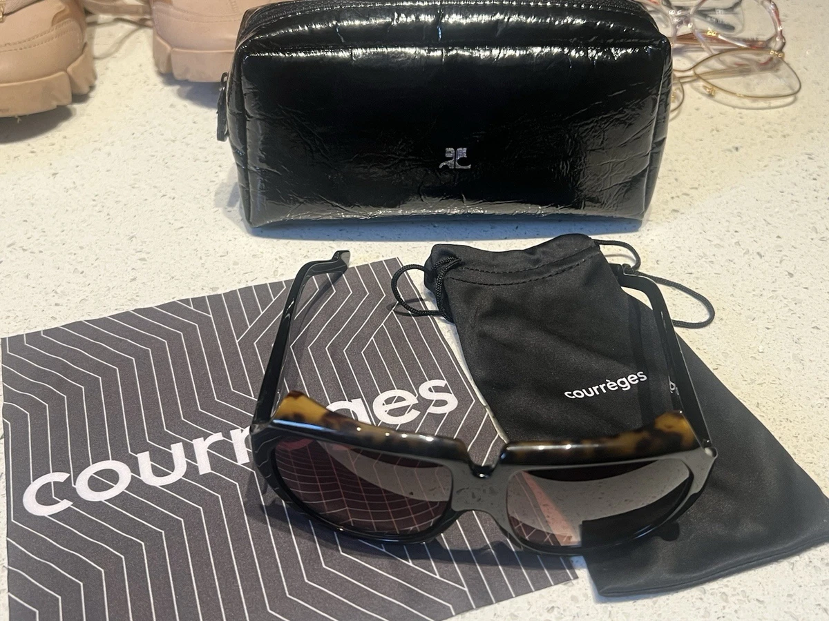 Courreges x Alain Mikli black brown oversized sunglasses Alain Mikli - A05507 Sunglasses | Specs Collective main image 3