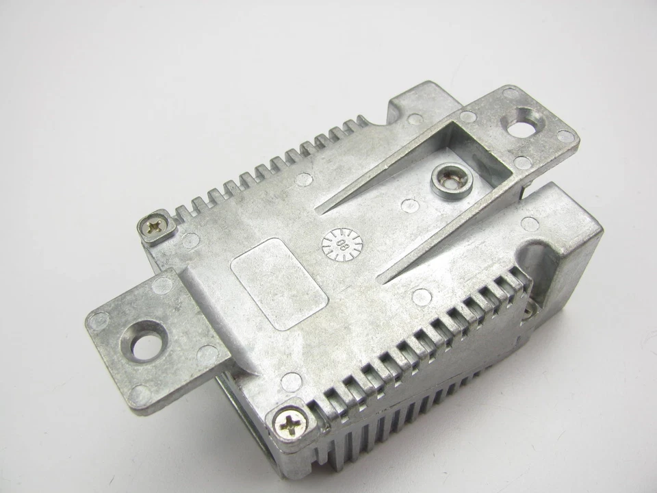 Módulo de relé de ventilador de refrigeración Hamburg-technic 2400-479932 para Mercedes-Benz W210 Foto 3 de 4