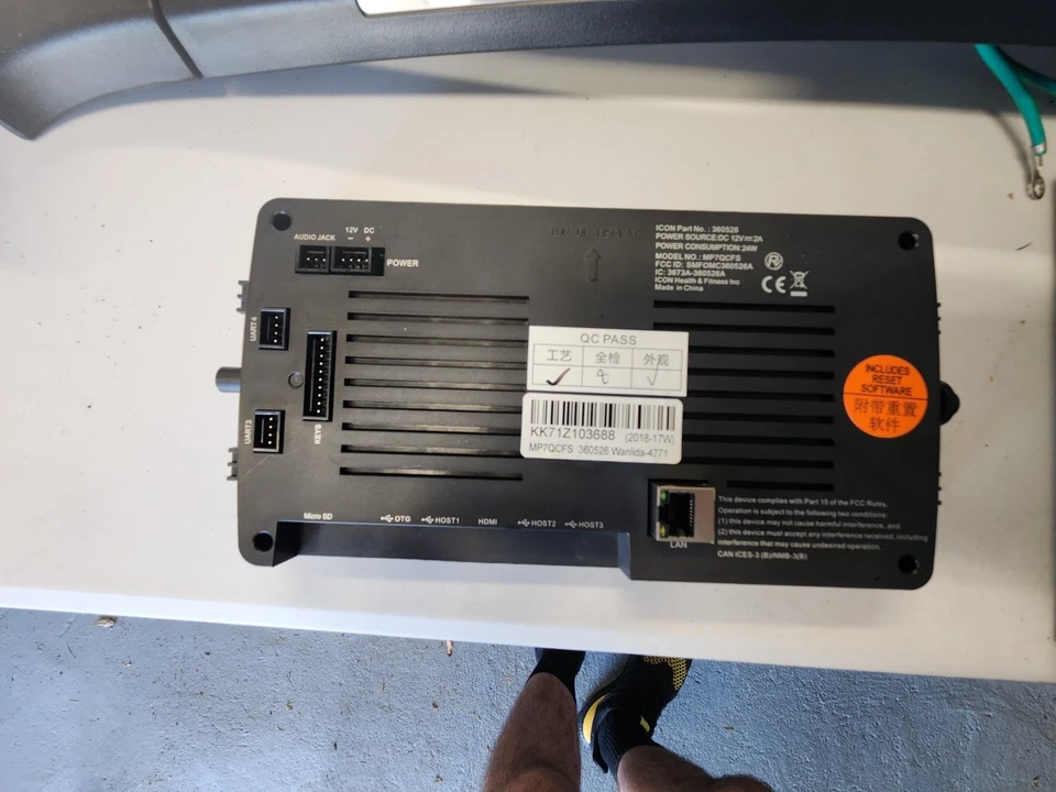 Panel de consola de pantalla de cinta de correr NordicTrack C990 - NTL198158  Foto 2 de 2