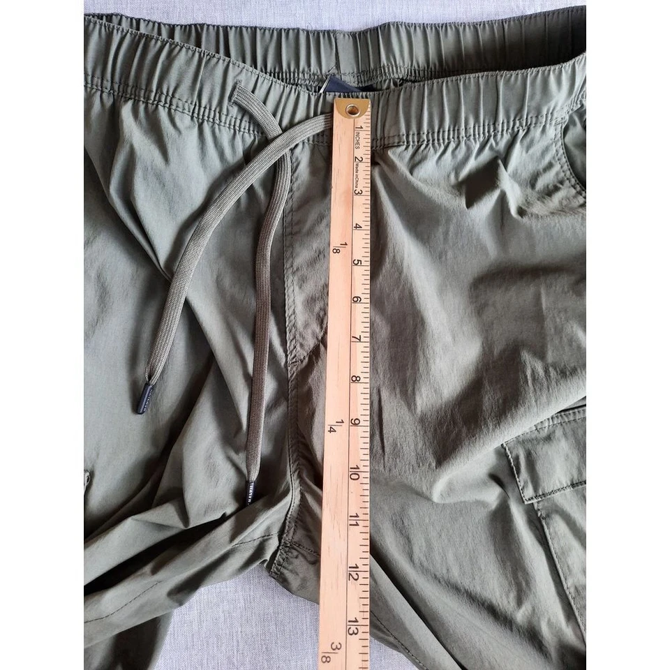 Pantalones de chándal de carga H&M grandes ajustados elásticos verde militar para mujer Foto 4 de 4