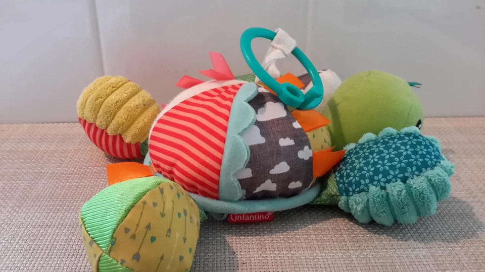 Infantino Tortuga Arrugada Sonajero Espejo Juego Colorido Colgante Peluche Bebé Juguete Foto 3 de 4