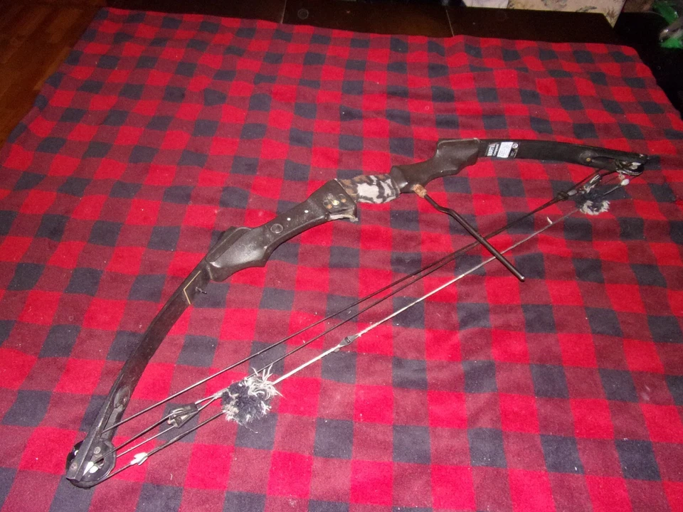 Martin Black Panther Compound Bow - Image 2 of 4