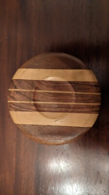 Jeu d'échecs ancien en bois de santal sculpté, en coffret