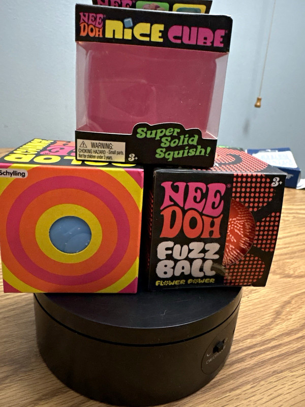 Schylling NeeDoh Lot Nice Cube + Fuzz Ball Flower Power+ Color change