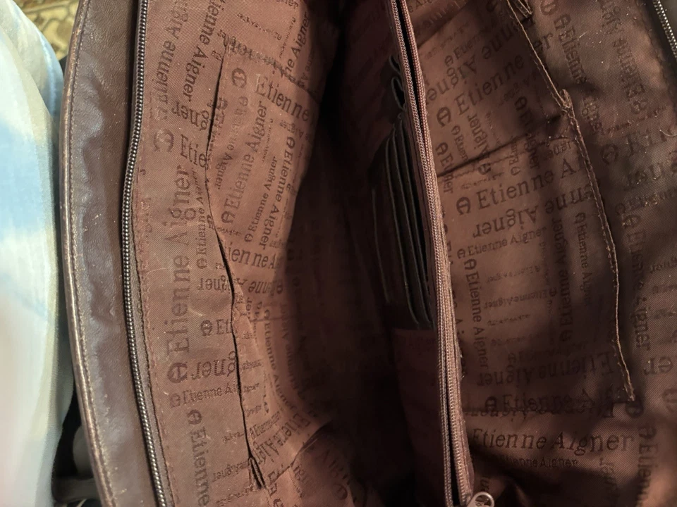 Bolso de Hombro Mediano Vintage Etienne Aigner Cuero Borgoña Marrón Cremallera Foto 3 de 4