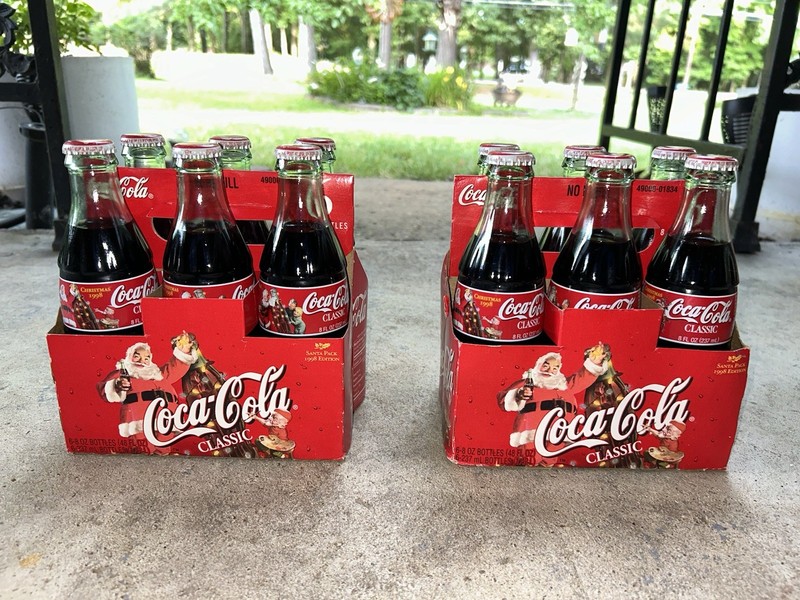 Coca-Cola Classic 1998 Santa Pack Special Edition 6-Pack Glass Bottles