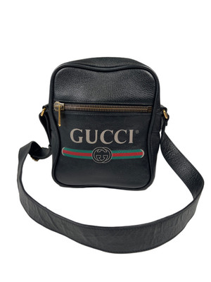 Gucci Black Pebbled Leather Vintage Logo Goldtone Zip Close Messenger Bag