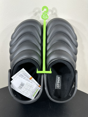 Crocs Classic Lined Overpuff Slip On Clogs Shoes Black M9  display picture 3