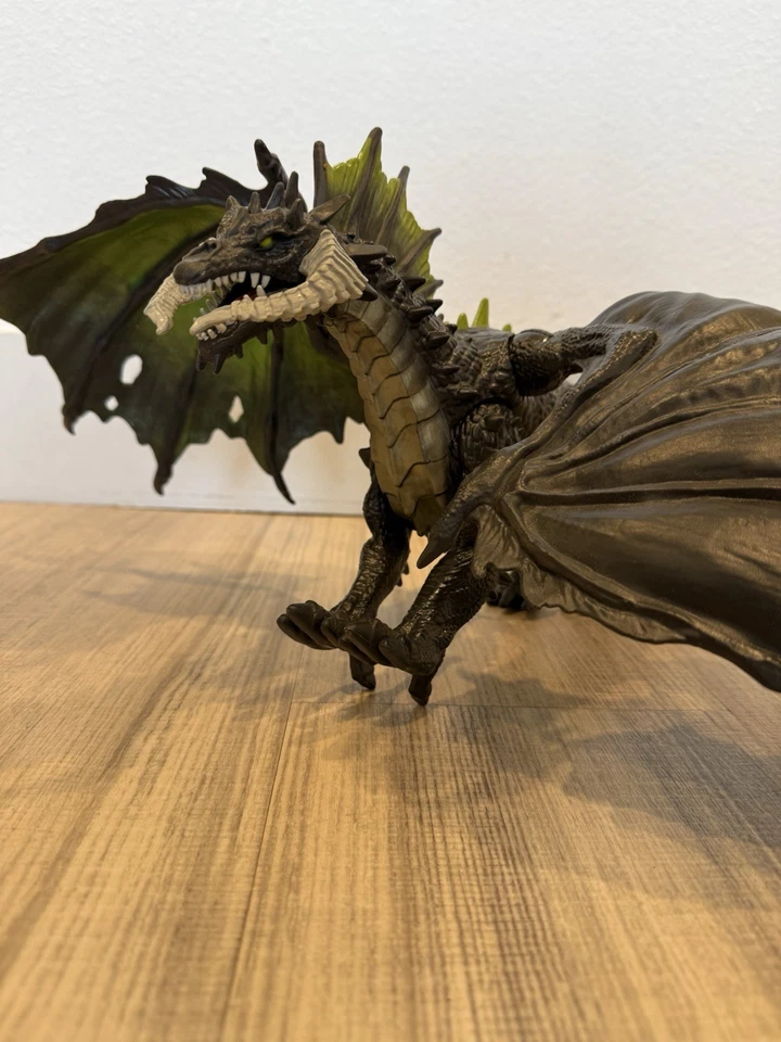 Figura de acción Dungeons & Dragons: Honor Among Thieves Golden Archive Rakor 28 cm Foto 3 de 4