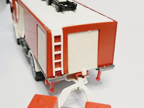 SIKU MODELS, FIRE ENGINE WITH TRAILER - Picture 10 of 15