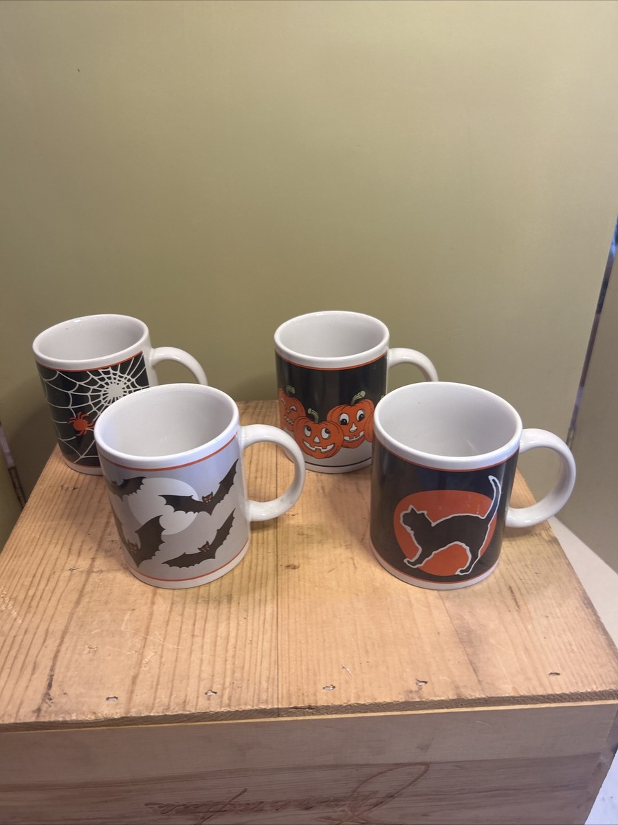 Vtg COOKS CLUB Halloween SPIDER PUMPKINS BLACK CAT 8-10 Oz Coffee Mugs Set  Of 4