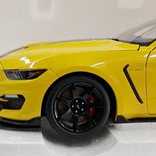 AUTOart 1:18 Ford GT350R Mustang Yellow Stripe, out-of-print car model