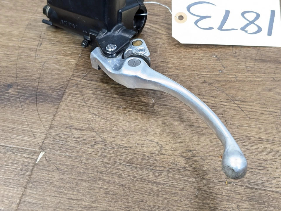 Conjunto de depósito de palanca maestra embrague Honda CBR1100XX Blackbird 97-99 Foto 2 de 4