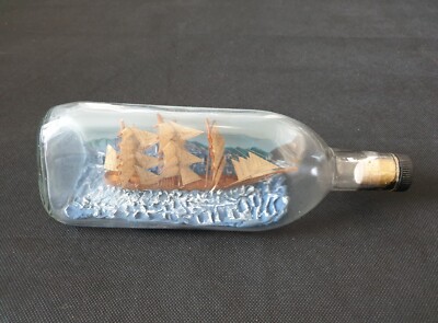 Vintage Takelschiff in Glasflasche William Grant and Sons Whisky Diorama 50er