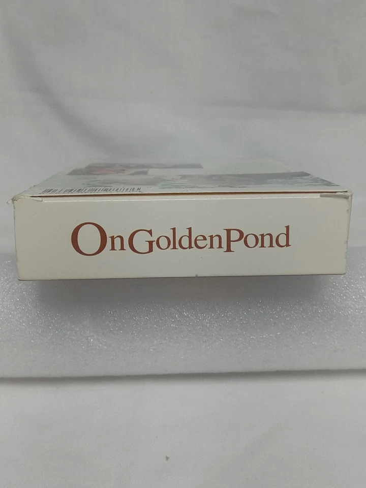 On Golden Pond Starring Katharine Hepburn, Henry Fonda - VHS Tape for VCR Foto 3 de 4