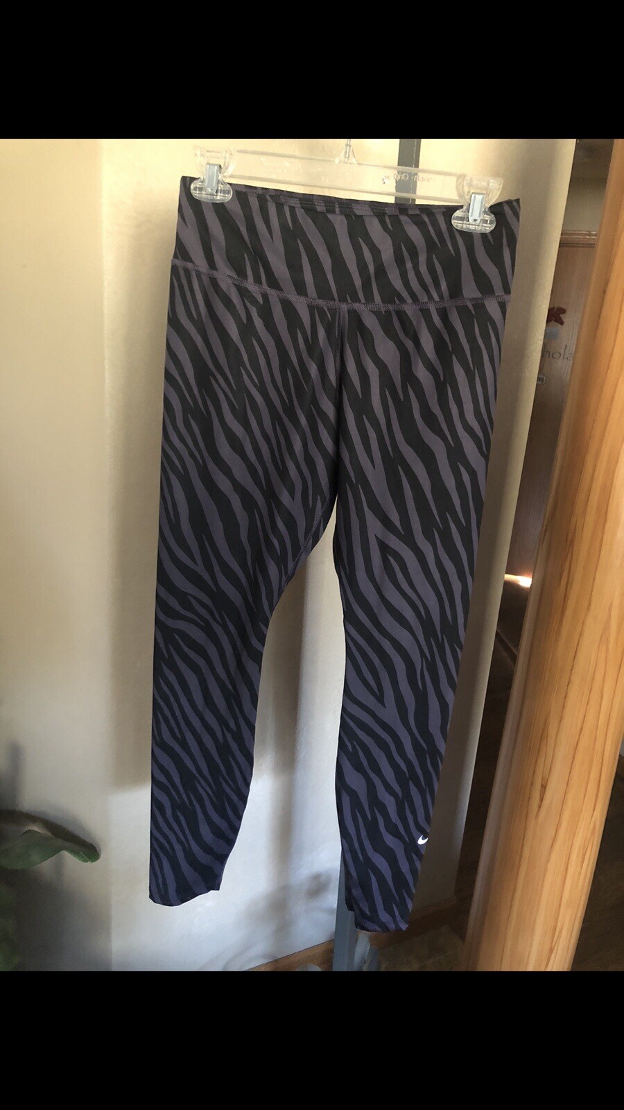 Women's Nike Dri-Fit Leggings Size Medium EUC Excellent Condition