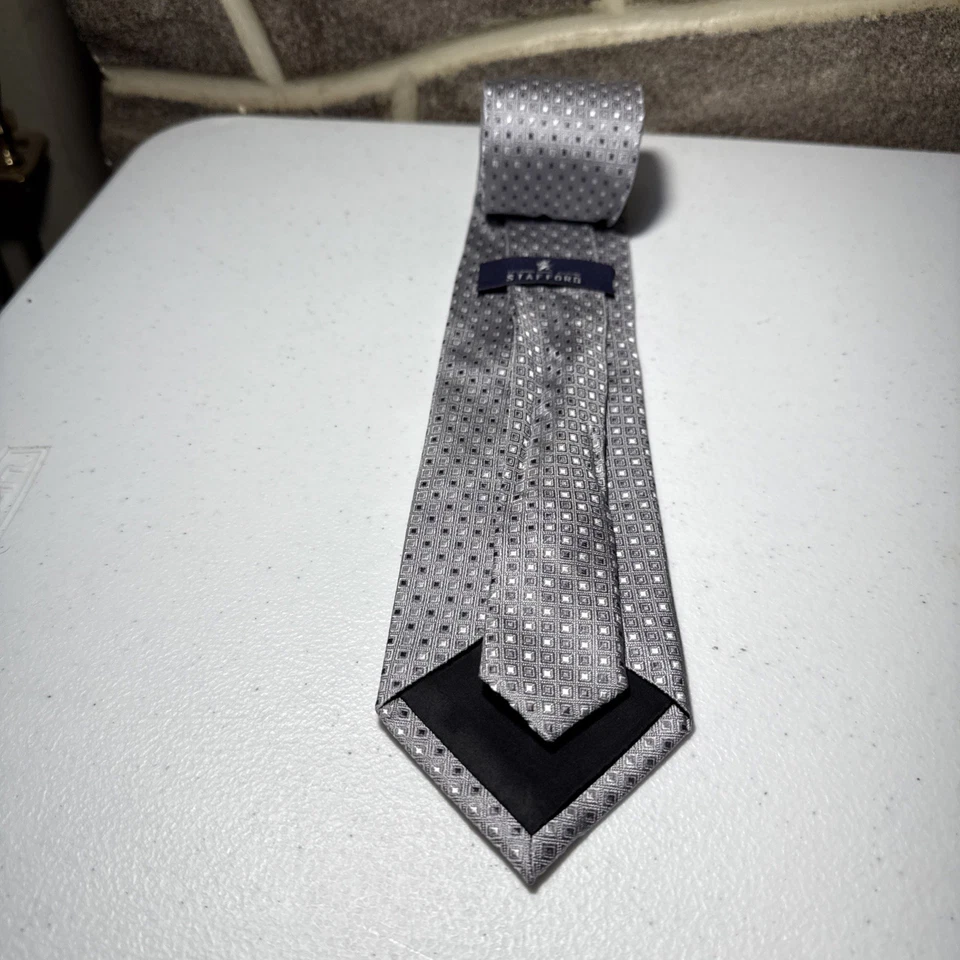 Corbata/cuello Stafford gris estampado geométrico 100 % seda para hombre Foto 3 de 4