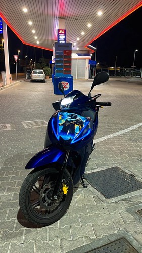 🚀 Scudo Adesivo Honda SH 125 / 150 / 300 / 350 – Personalizzazione Totale 🚀