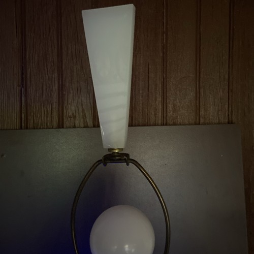 Modernist Lucite Lamp by Moss Lighting Co 1950’s White /Clear Base illuminates - Picture 6 of 23
