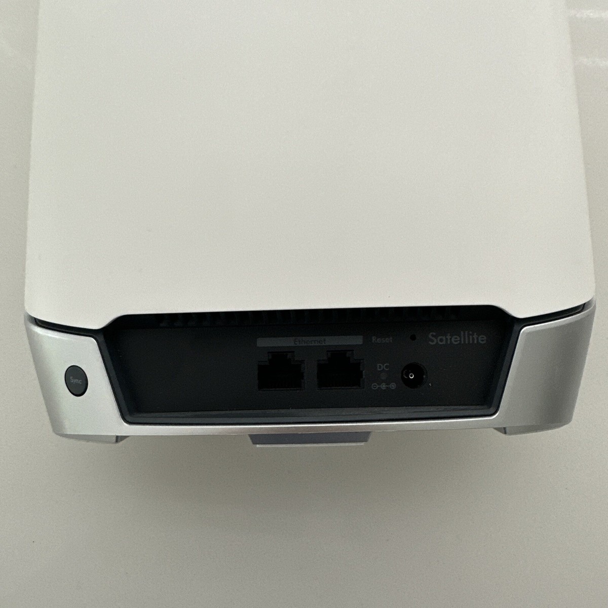 NETGEAR Orbi RBS750 Add-on Satellite Tri-Band Wireless Mesh WiFi 6