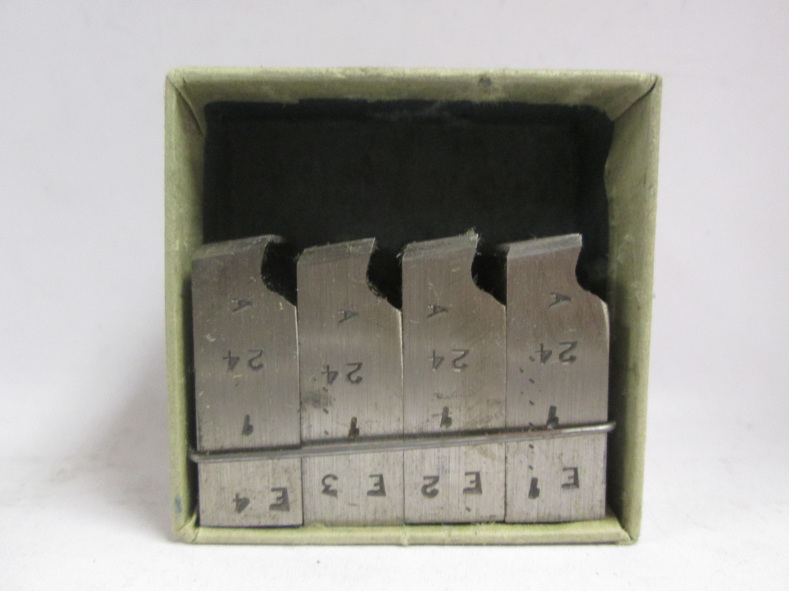 Geometric 1" - 24 NS 1" DS Projection Chaser Set for Steel