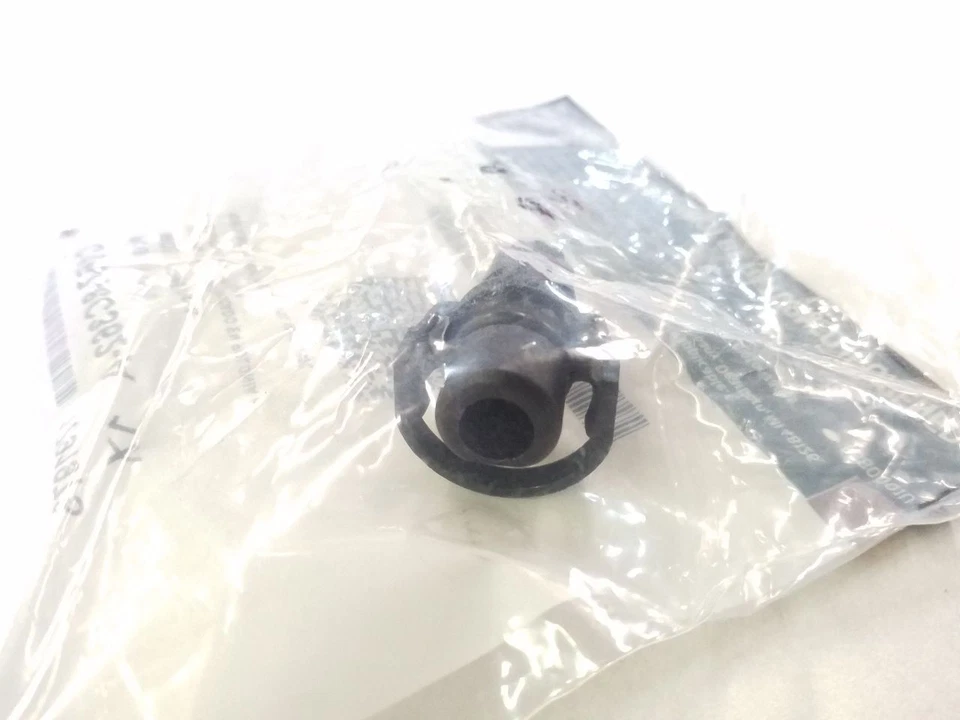 Tapón de drenaje del radiador | Se adapta a 13 14 15 16 17 18 19 Ford Fiesta Foto 2 de 4