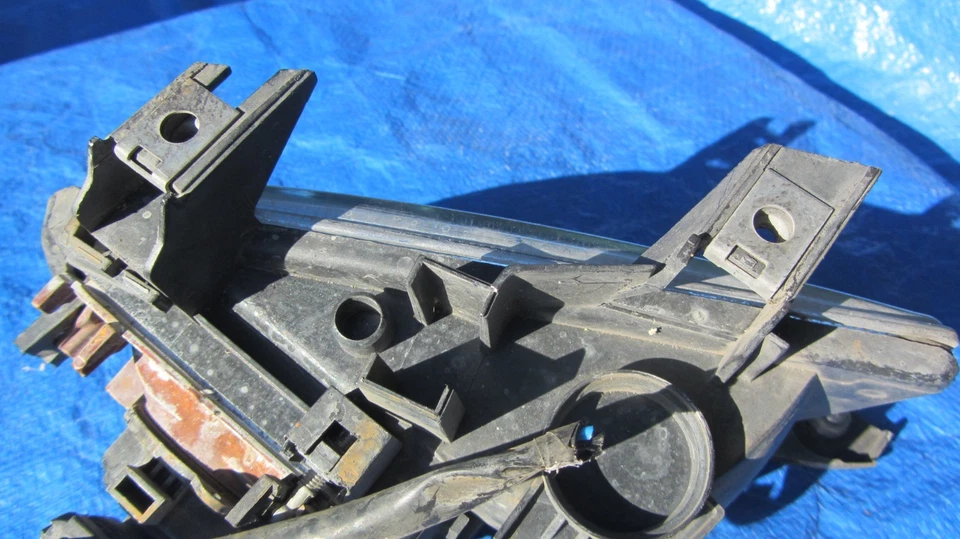 Lámpara antiniebla lateral derecha 99-01 Saab 9-5 OEM Aero SE Valeo sin lámpara de esquina Foto 4 de 4