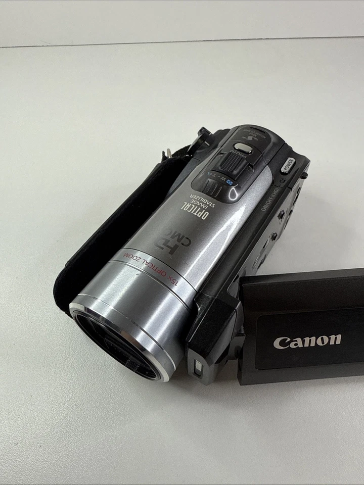 Canon VIXIA HF200 Flash Memory HD Camcorder (Gray) - Image 2 of 4
