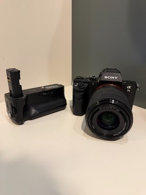 Sony Alpha a7 II ILCE-7M2 24.3MP with FE 28 70mm f/3.5 5.6 OSS lens bundle